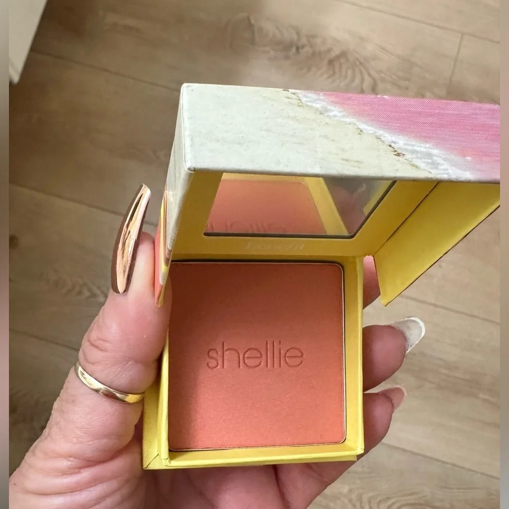 Benefit Shellie Blush